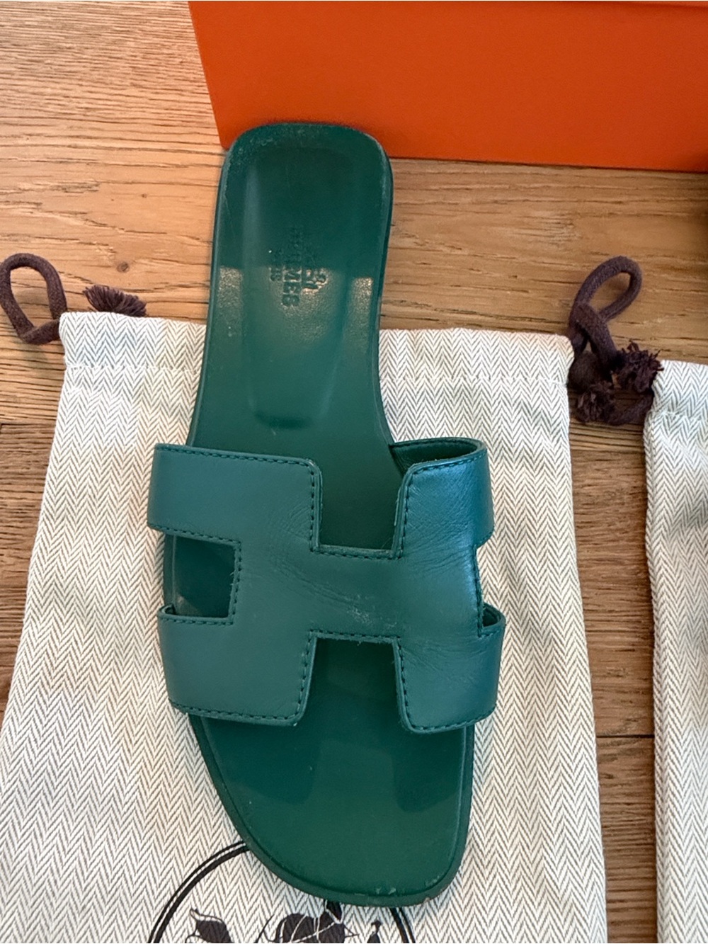Hermès Green Oran Sandals - Picture 2 of 7